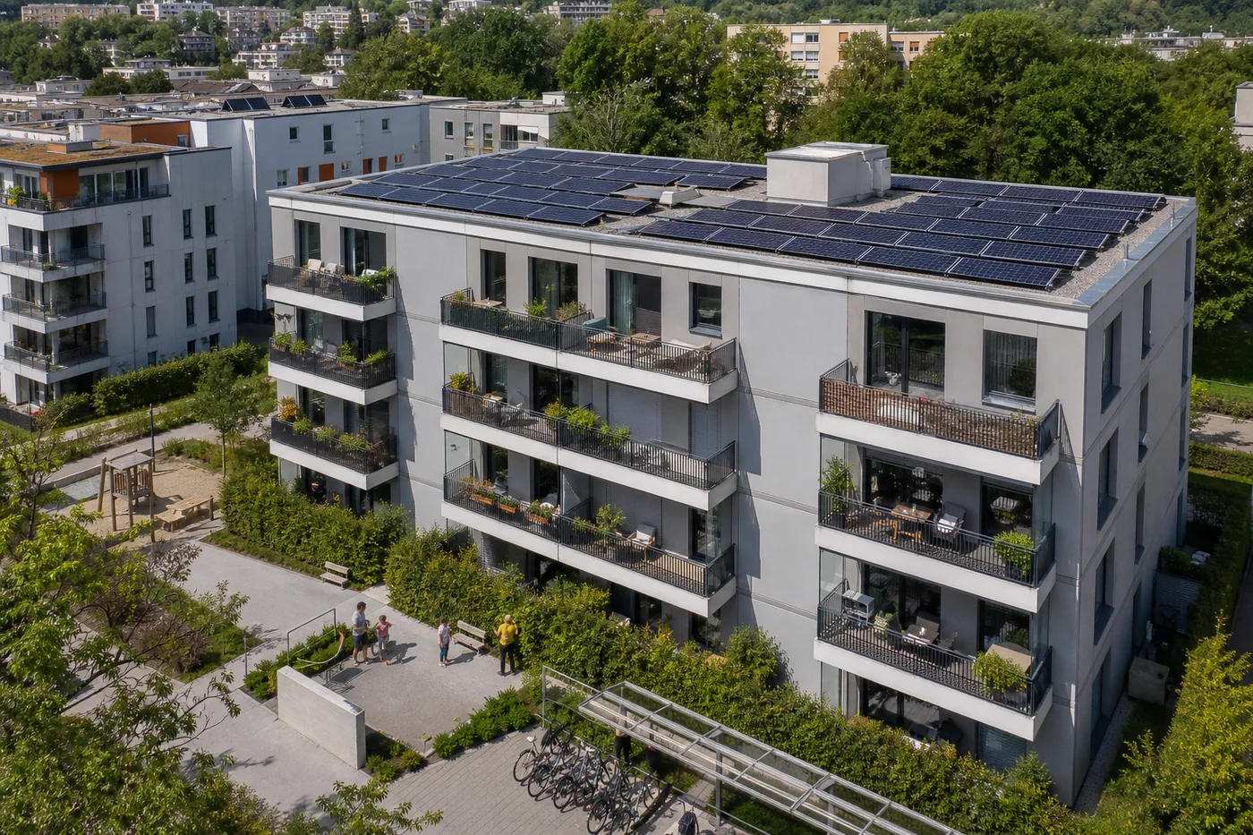 Mehrfamilienhaus mit gemeinsamer Photovoltaikanlage auf dem Dach